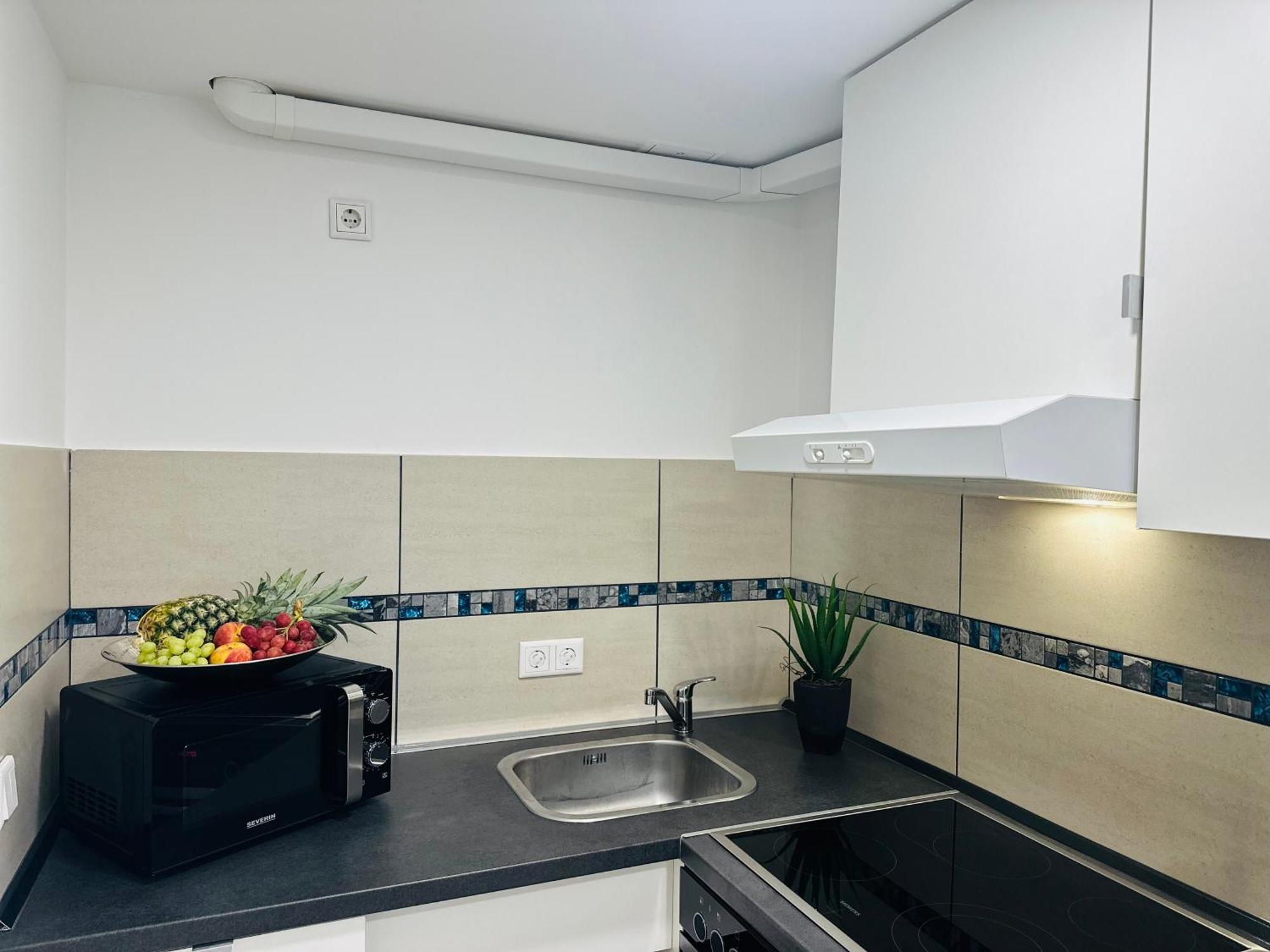 Apartment Mira 5 *